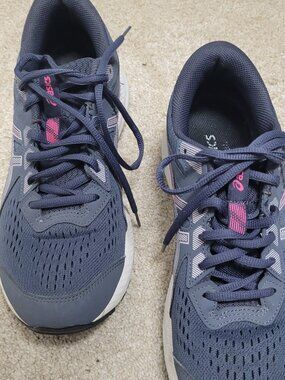 Women's shoes